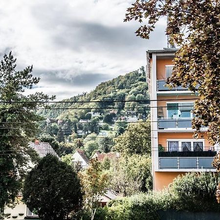 Apartment Pouringraz Fuer Kunst- Und Tennisliebhaber Bagian luar foto