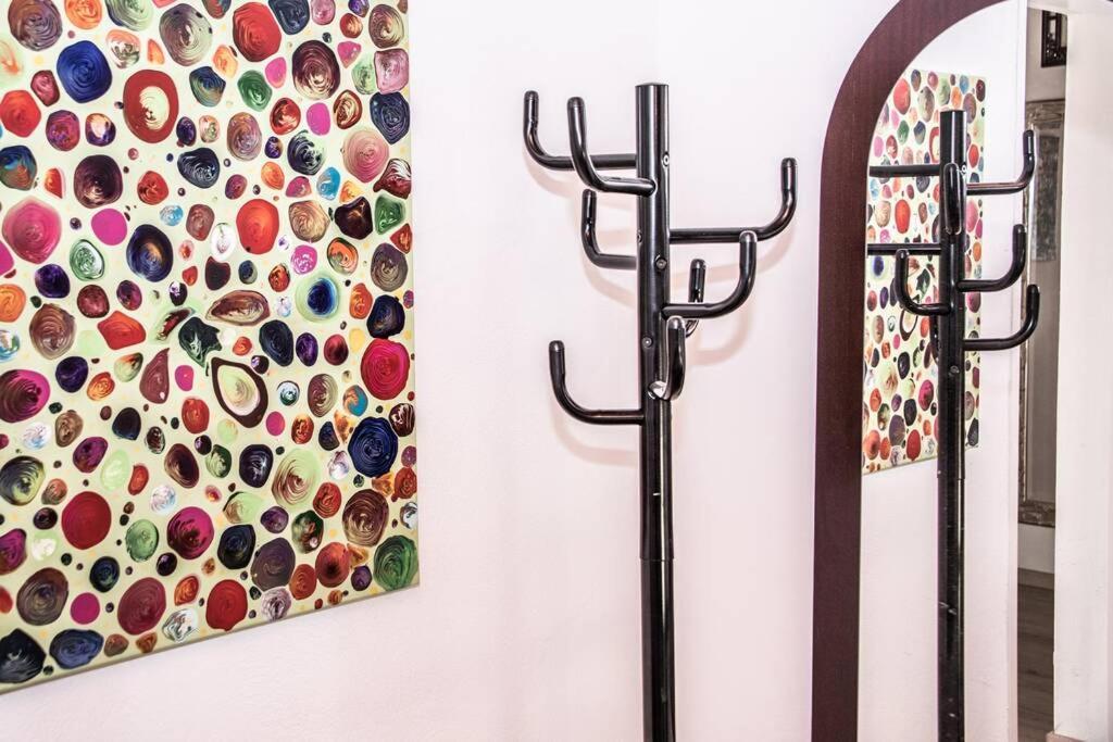 Apartment Pouringraz Fuer Kunst- Und Tennisliebhaber Bagian luar foto