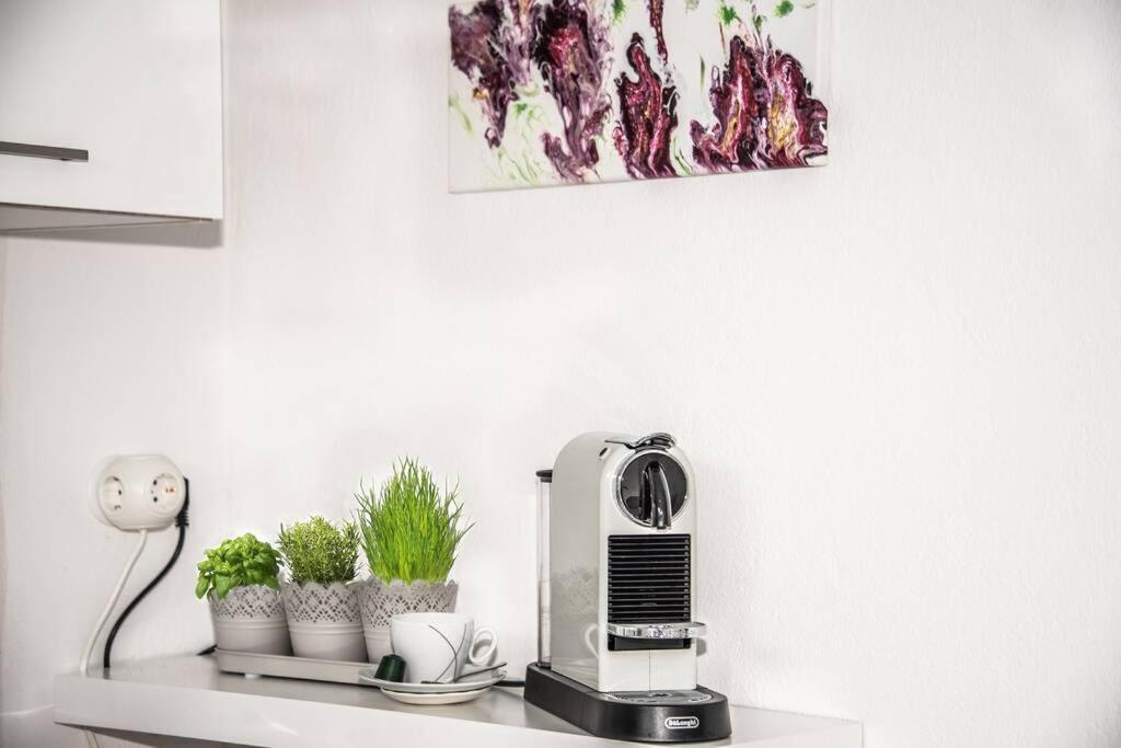 Apartment Pouringraz Fuer Kunst- Und Tennisliebhaber Bagian luar foto