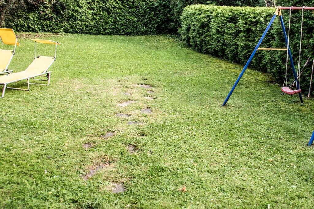 Apartment Pouringraz Fuer Kunst- Und Tennisliebhaber Bagian luar foto