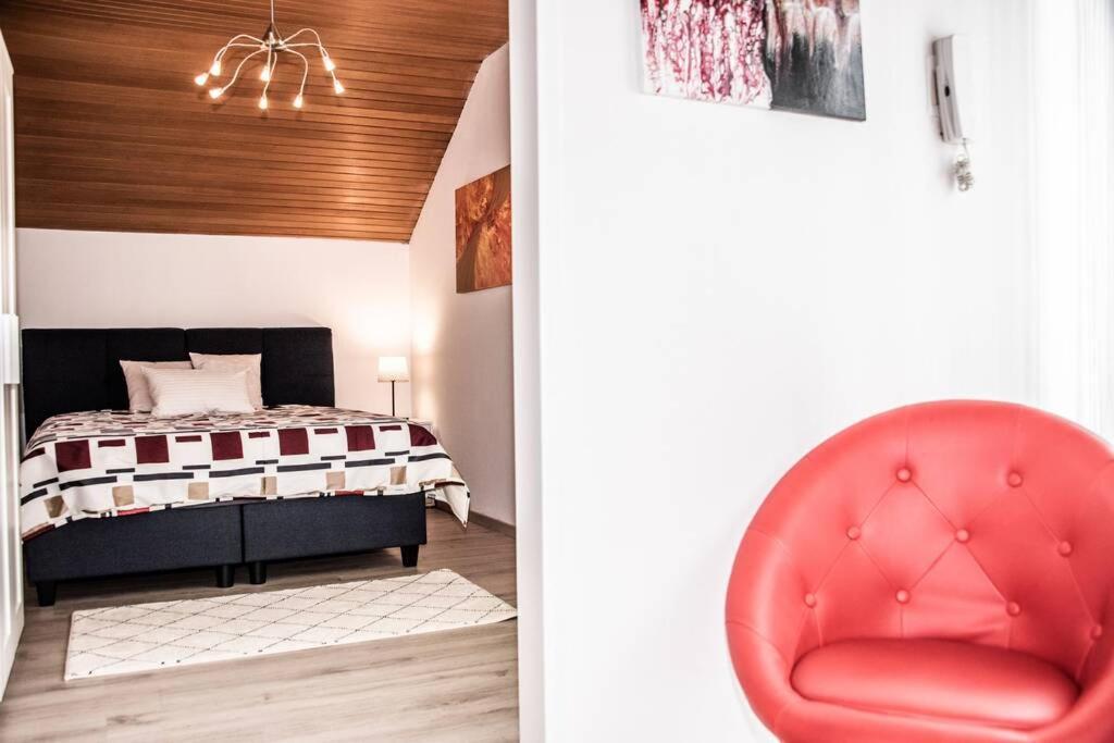 Apartment Pouringraz Fuer Kunst- Und Tennisliebhaber Bagian luar foto