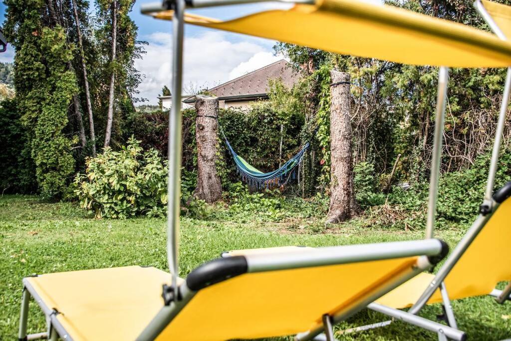 Apartment Pouringraz Fuer Kunst- Und Tennisliebhaber Bagian luar foto